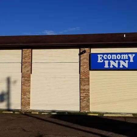 Economy Inn & Suites Cedar Lake